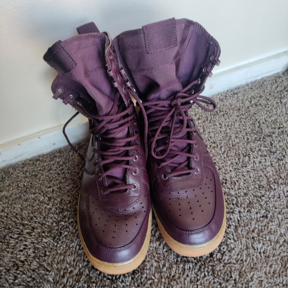 Nike Hightop Air Force size 10